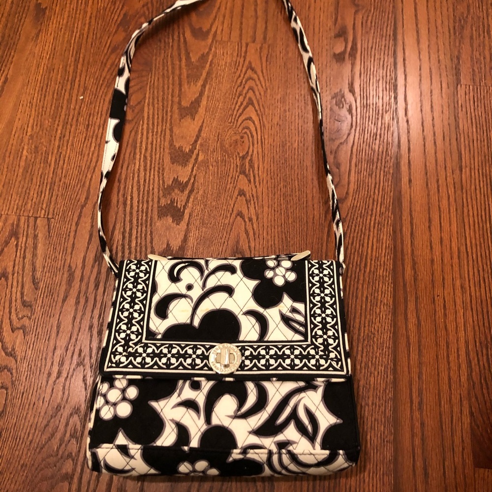 Vera Bradley black and white patterned handbag.